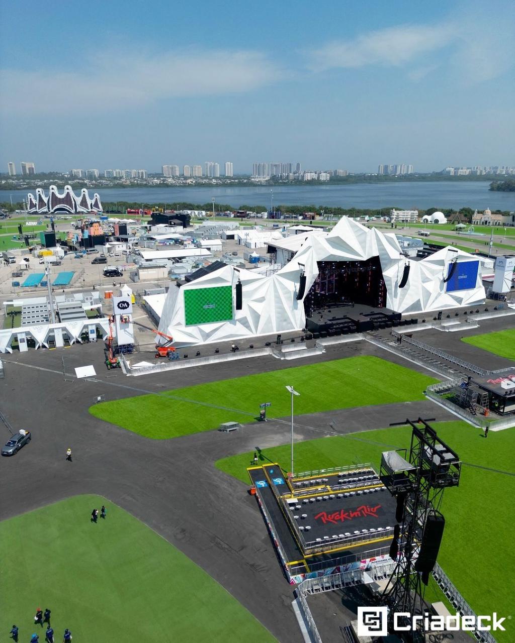 Pisos plásticos personalizados da Criadeck garantem acessibilidade no Rock in Rio 2024.